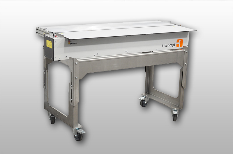 IC-100 auf Untertisch